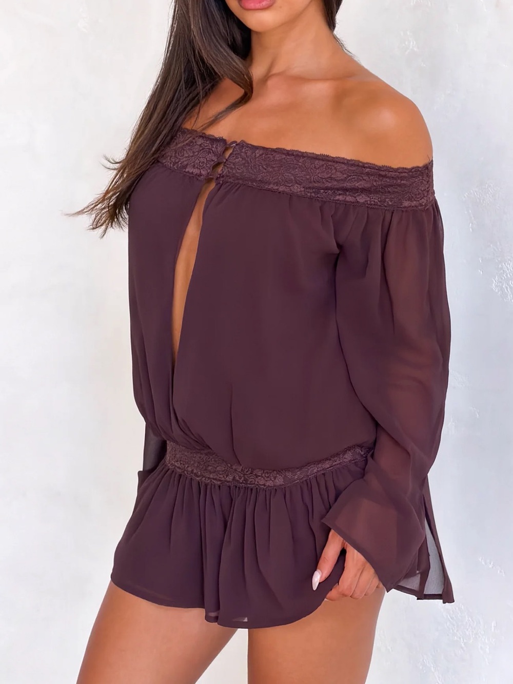 Tiger mist “Tessie Playsuit”
Brown off the shoulder blouse with lace trim